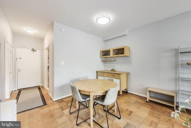 Foto del edificio - 2939 Van Ness St NW