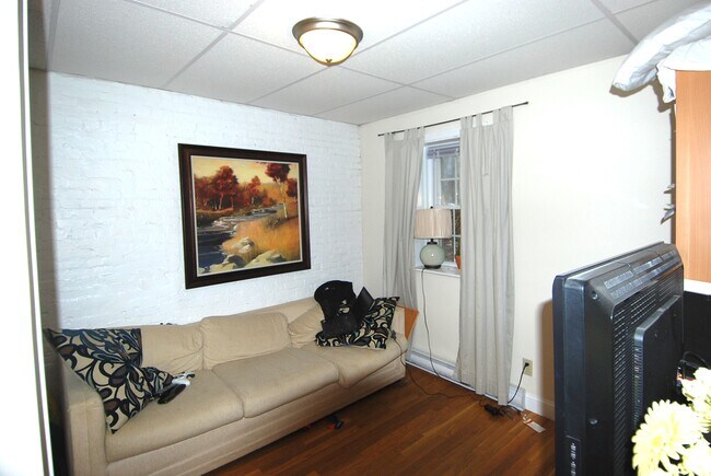 Foto del edificio - 98 Tyler St