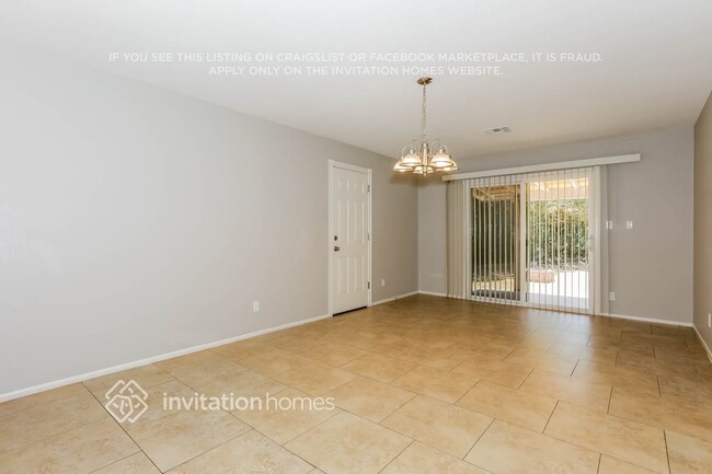 Foto del edificio - 200 N Miller St