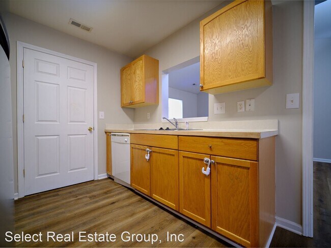 Building Photo - 3 br, 2 bath House - 5328 Beam Lake Dr