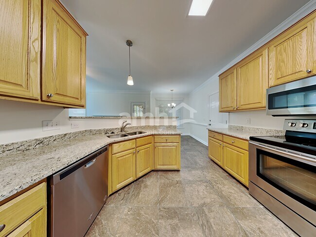 Foto del edificio - 135 Lonetree Dr
