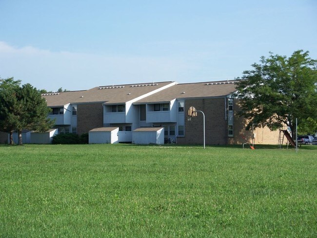 Foto del edificio - Maple Leaf Apartments