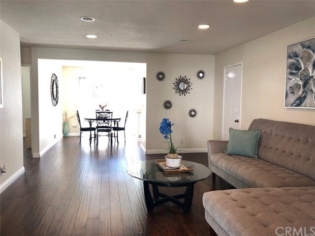 Building Photo - 65 Streamwood