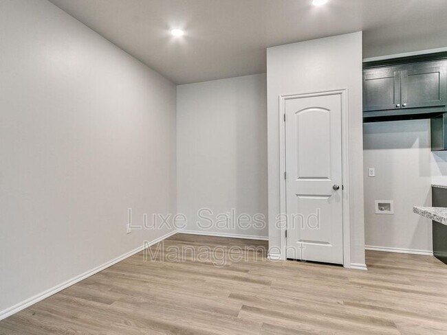 Foto del edificio - 10617 Lawson Ln