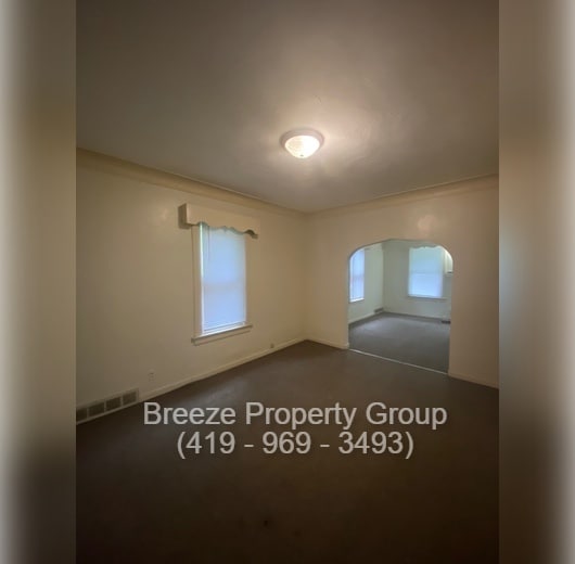 Building Photo - 319 N Detroit Ave