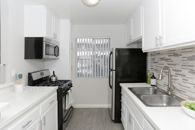 Interior Photo - Parker CA