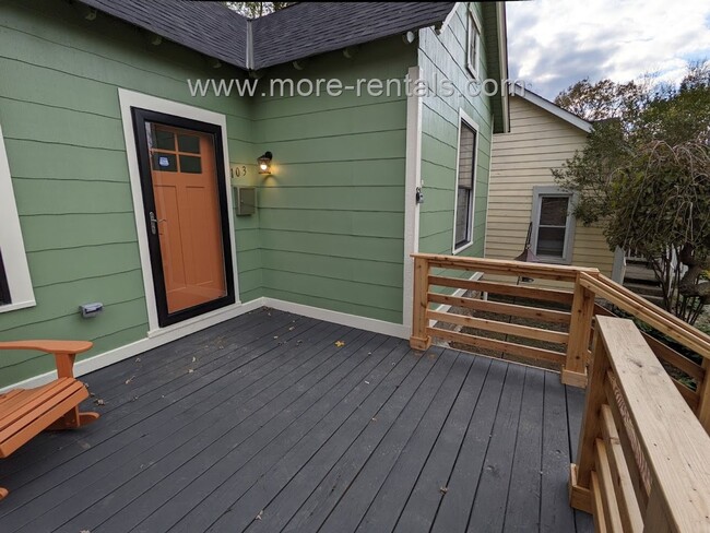 Building Photo - Beautifully renovated 2 bdr 2 ba house