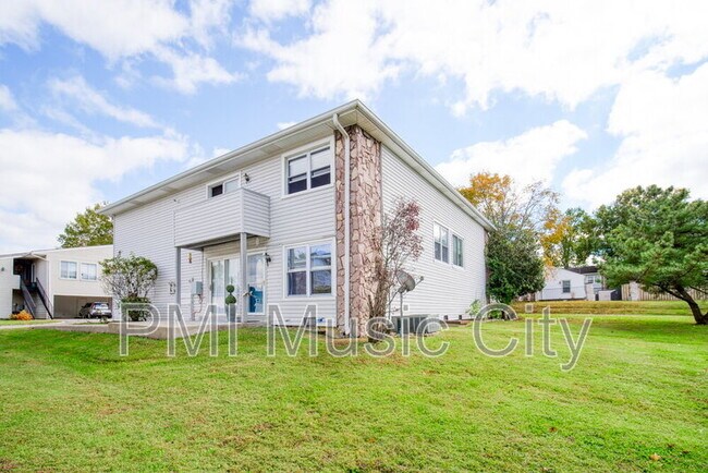 Photo - 810 Bellevue Rd House