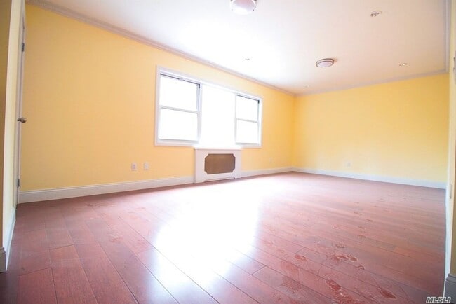 Building Photo - 71-25 244th St
