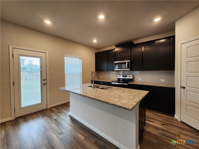 Building Photo - 1225 Ella Xing