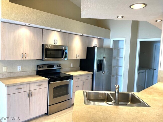 Foto del edificio - 1733 SW 40th Terrace