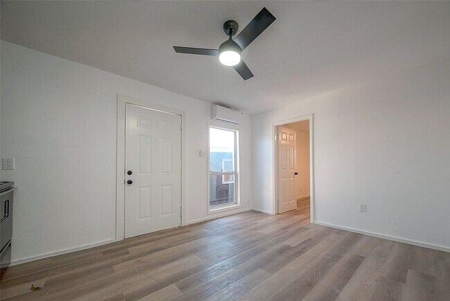 Foto del edificio - 3320 Hays St