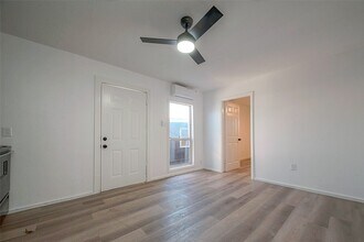 Building Photo - 3320 Hays St