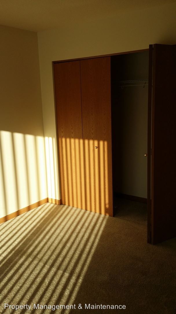 Foto del edificio - 1906 N Oak Dr