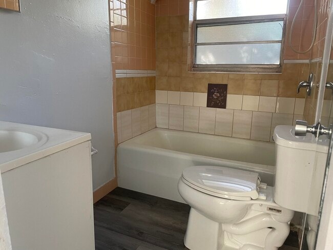 Foto del edificio - 105 SW 5th Ave