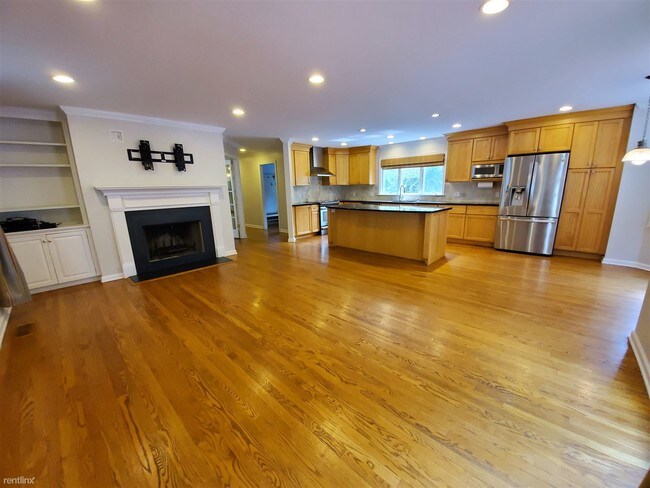 Building Photo - 4 br, 4.5 bath House - 25 Edmond St
