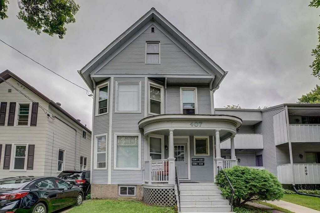 Primary Photo - 407 W Doty St