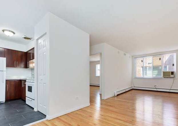 Primary Photo - 505 W Melrose St