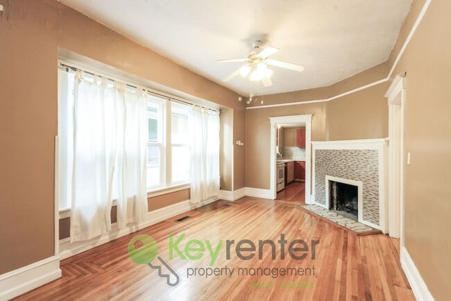 Spacious and Stylish 3 Bedroom in Prime Location - Spacious and Stylish 3 Bedroom in Prime Location House