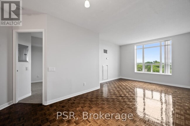 Building Photo - 515-515 Rosewell Ave