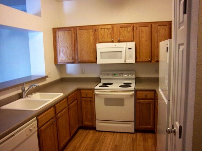 Foto del edificio - Beautiful Southeast Fort Collins Condo with Community Amenities