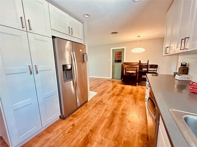 Building Photo - 4803 Everglade Dr