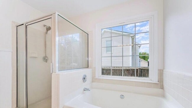 Foto del edificio - 4306 Wynborough Ln