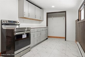 Building Photo - 378 Broadway