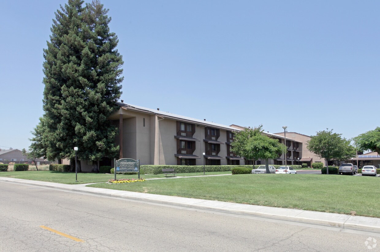 Park Kingsburg Retirement Apartments Kingsburg, CA
