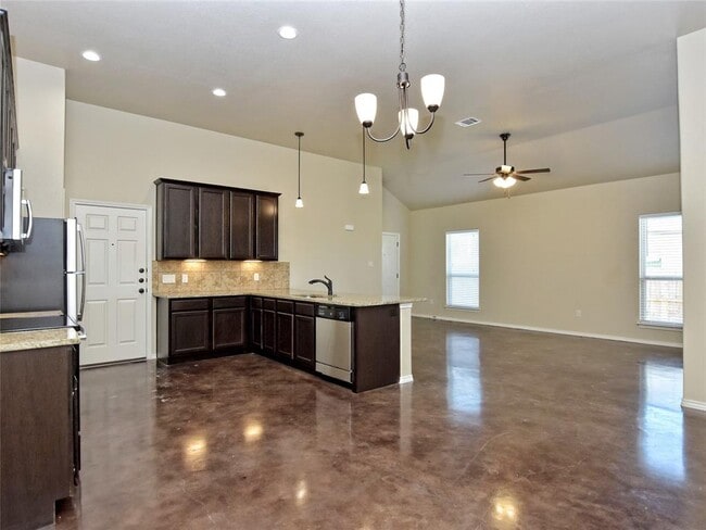 Foto del edificio - 517 Jack Rabbit Ln