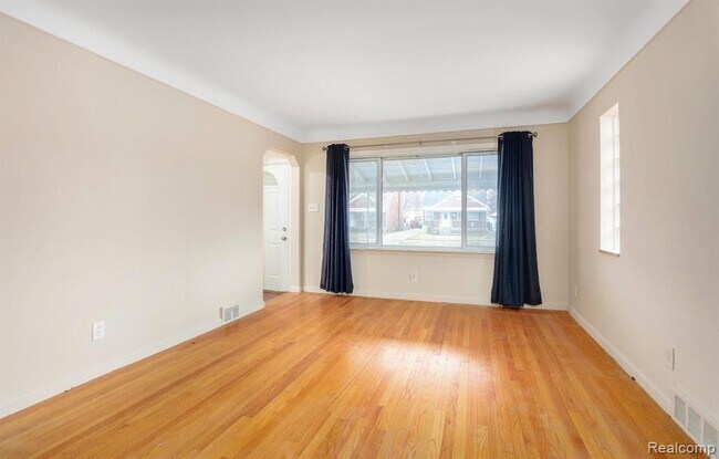 Foto del edificio - 22780 Courtland Ave