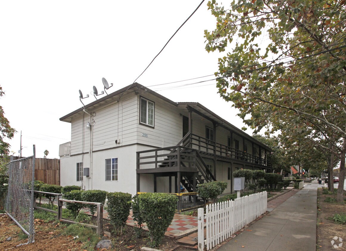 Primary Photo - 296 S 10th St