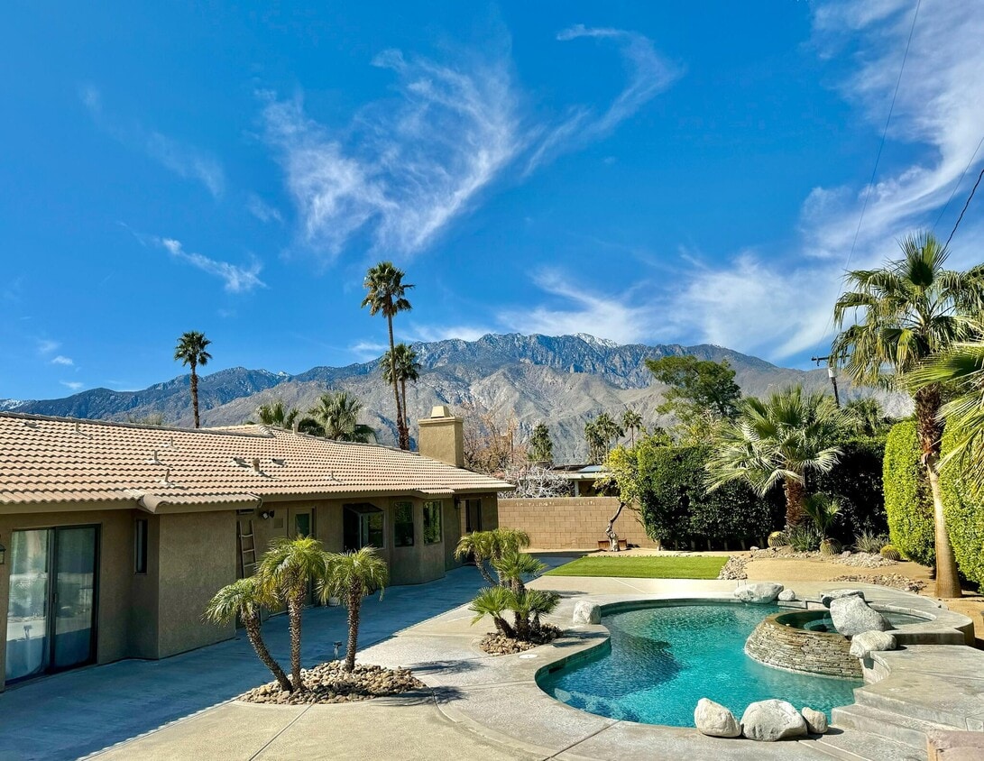 Primary Photo - 2890 E San Marino Rd
