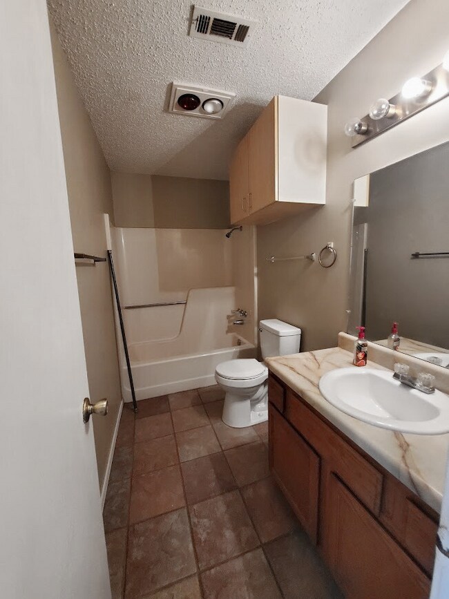 Foto del edificio - 725 Beverly Ln