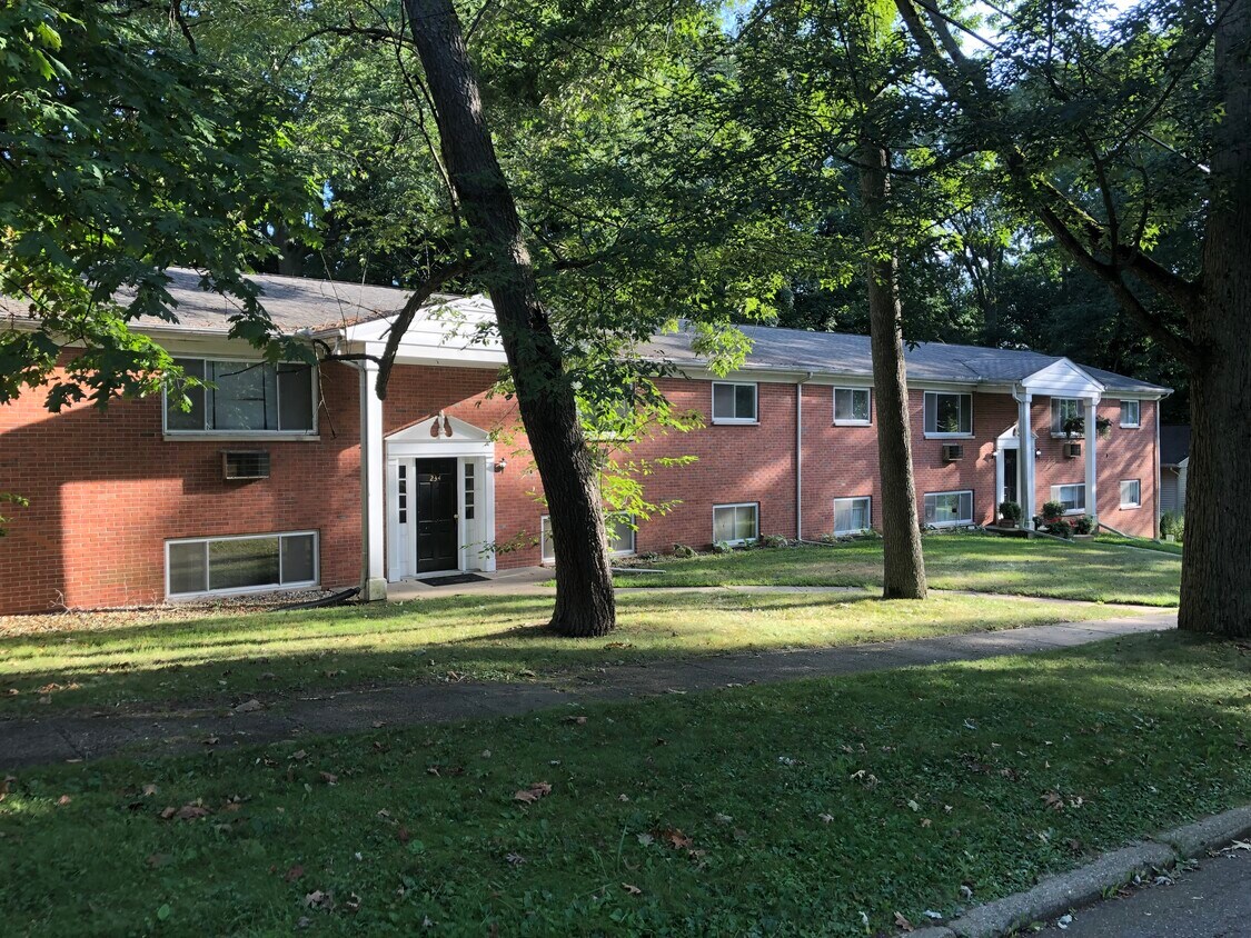 Primary Photo - 234 E Glenguile St