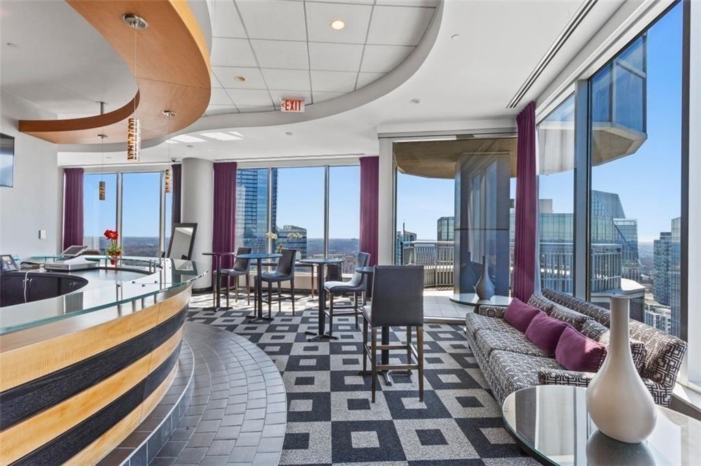 Foto principal - 3338 Peachtree Rd NE
