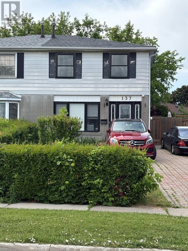 Building Photo - 137 Madoc Dr