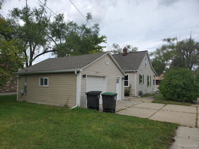 Building Photo - 24615 Eureka Rd