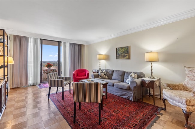 Foto del edificio - 5101 River Rd