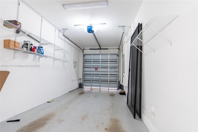 Building Photo - 481 SW 91st Ct