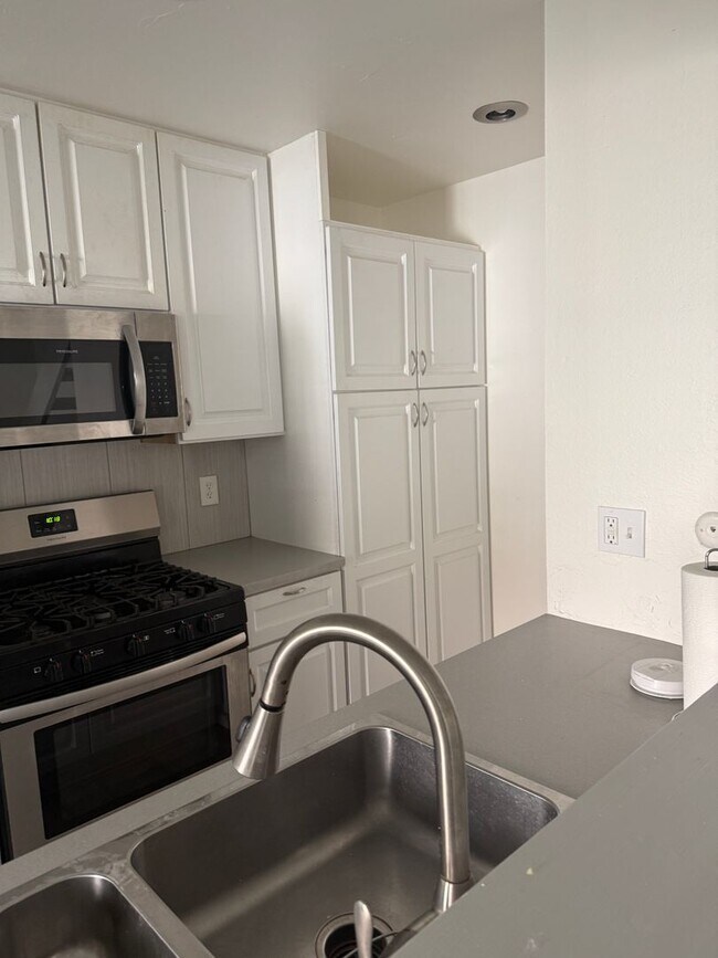 Foto del edificio - 2 Bed / 1 Bath Townhouse-Style Unit — Auburn Greens