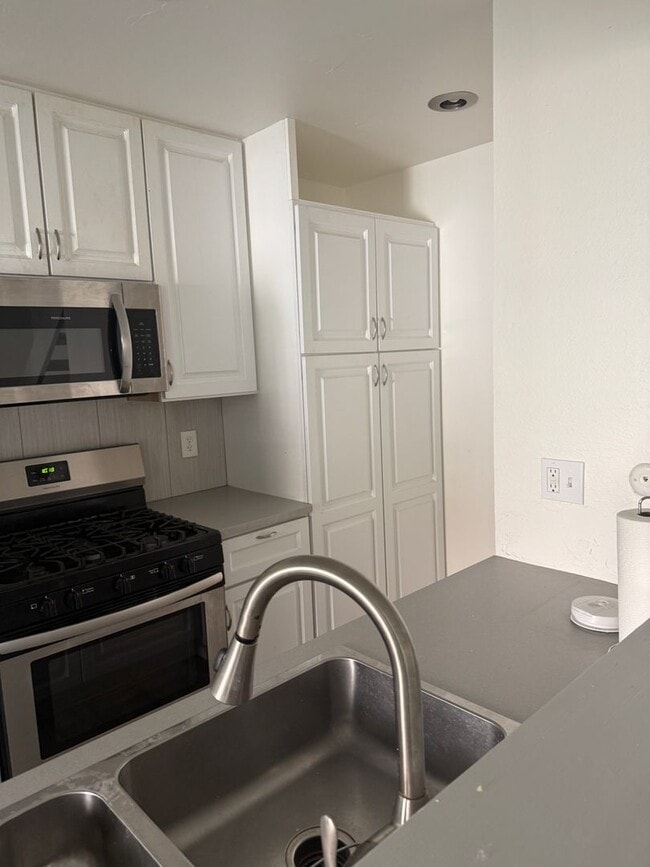 Building Photo - 2 Bed / 1 Bath Townhouse-Style Unit — Auburn Greens