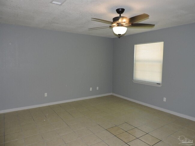 Building Photo - 5084 Yacht Harbor Dr