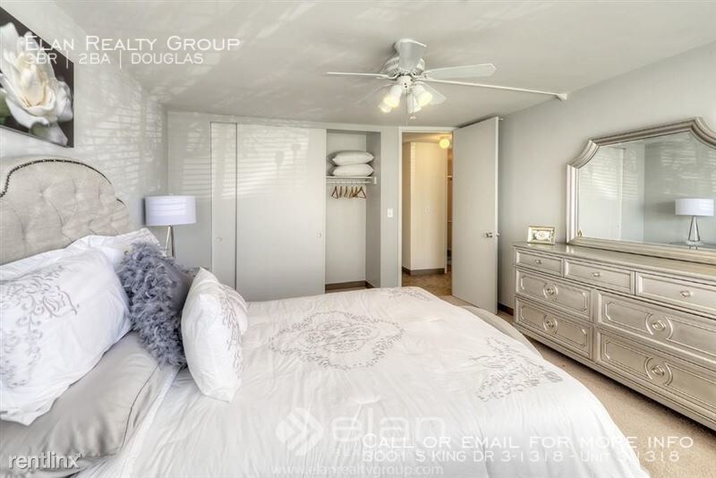 Primary Photo - Prairie Shores (3001 S KING DR 3-1318)