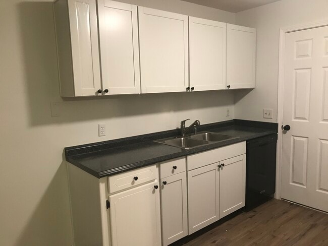 Building Photo - 1014 Kurze Ave