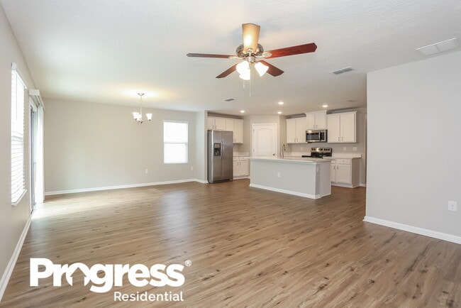 Building Photo - 7010 Sandle Dr