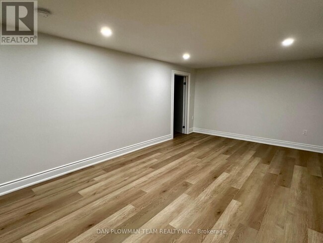 Building Photo - 157 Eastmount St