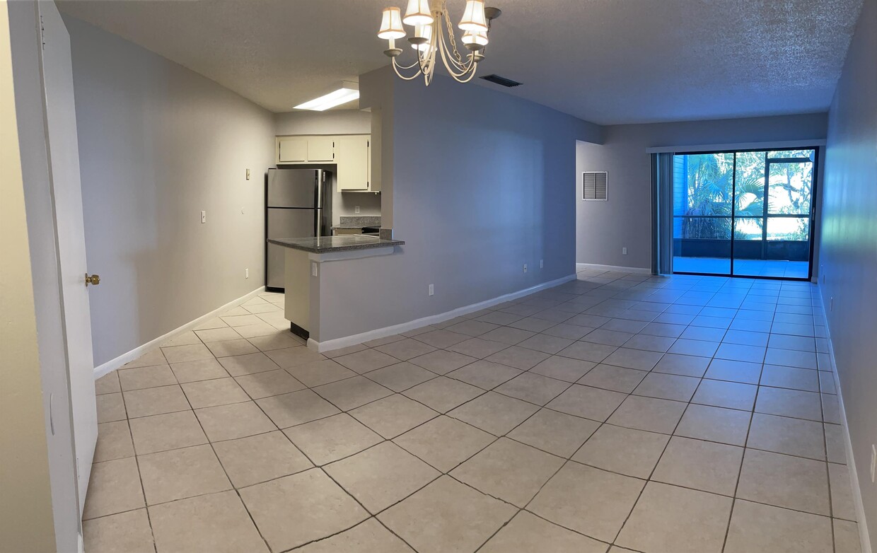 Foto principal - 3745 Atrium Dr