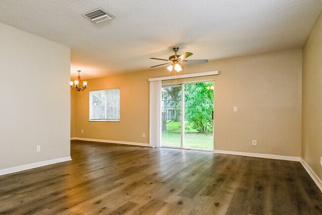 Building Photo - 12914 Fennway Ridge Dr