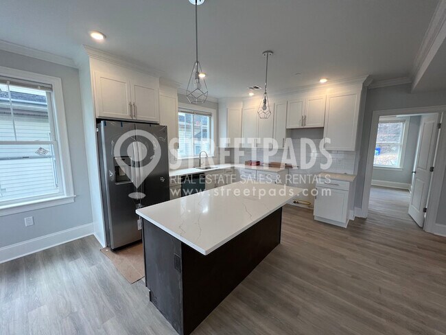 Foto del edificio - 100 Brooks St